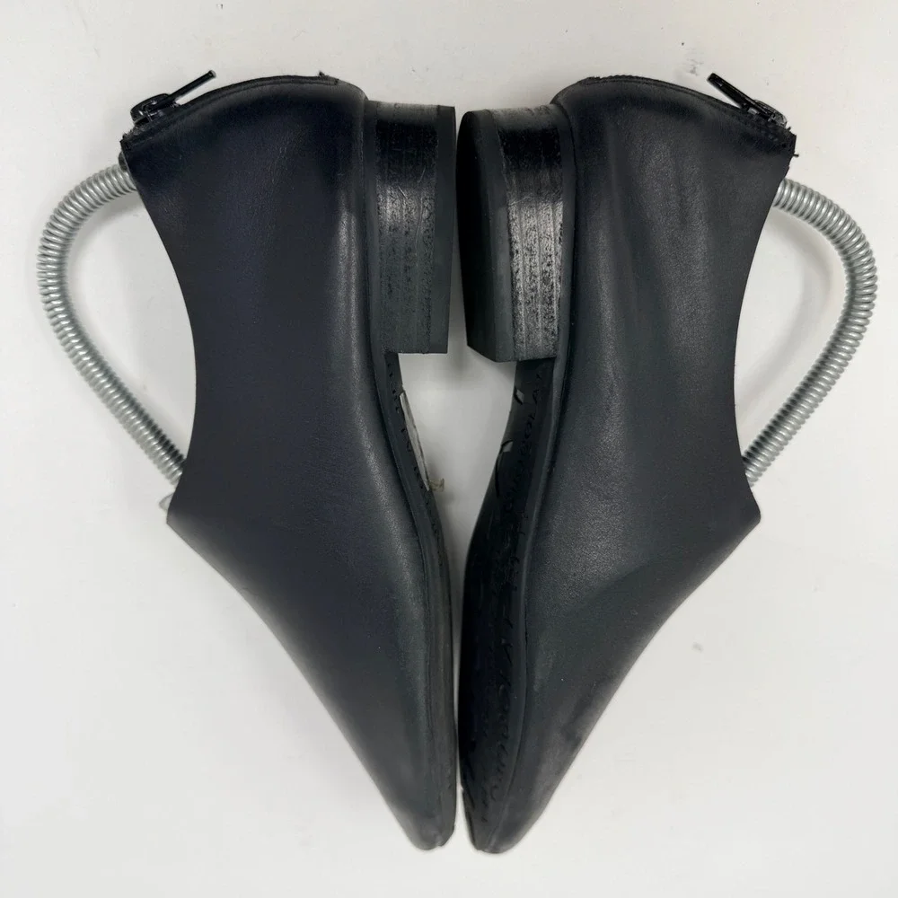 Chocolat Blu Emily Black Leather Pointed Toe Rear Zip Flats Womens 7.5 Fits 7
